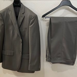 Tasso Elba 38R Gray-Taupe Suit